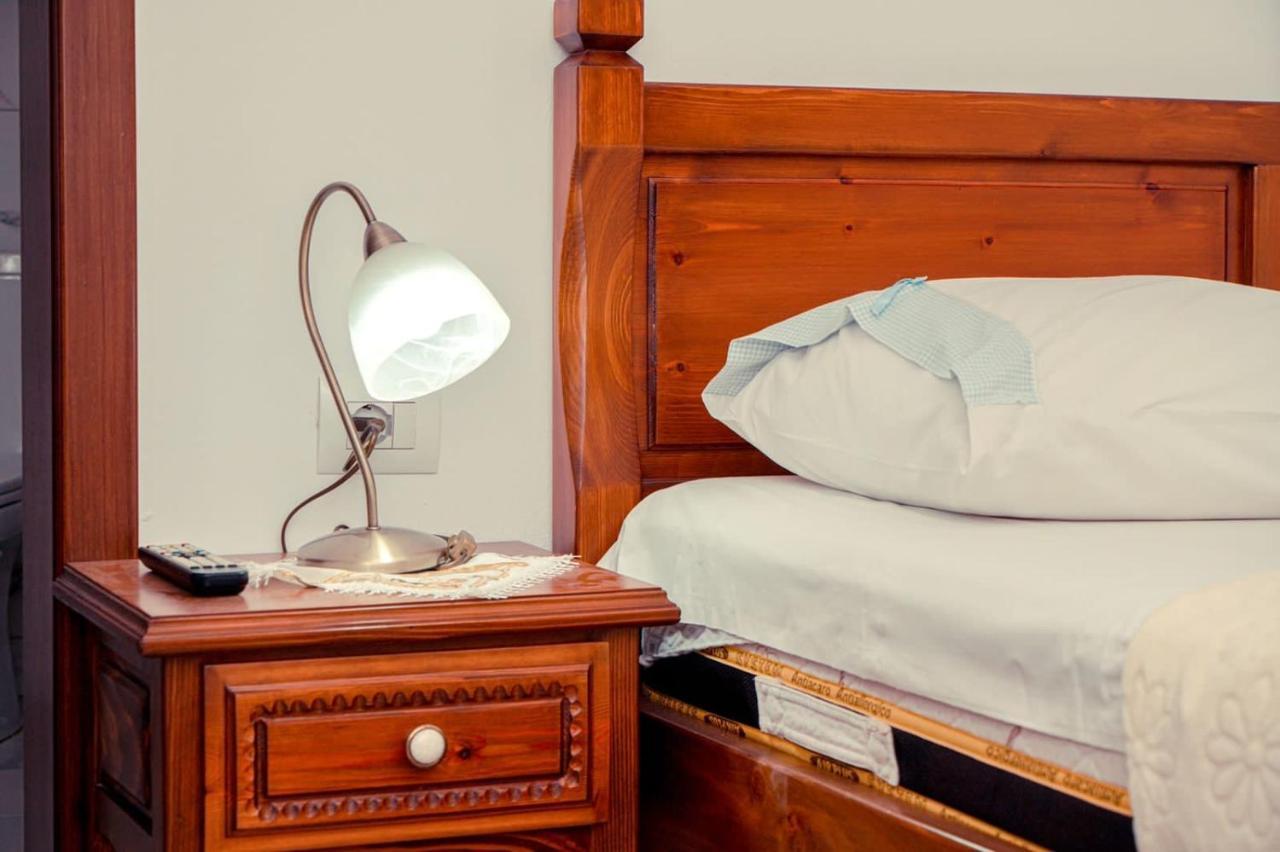 Cico Hostel &Private Room Gjirokastër 외부 사진