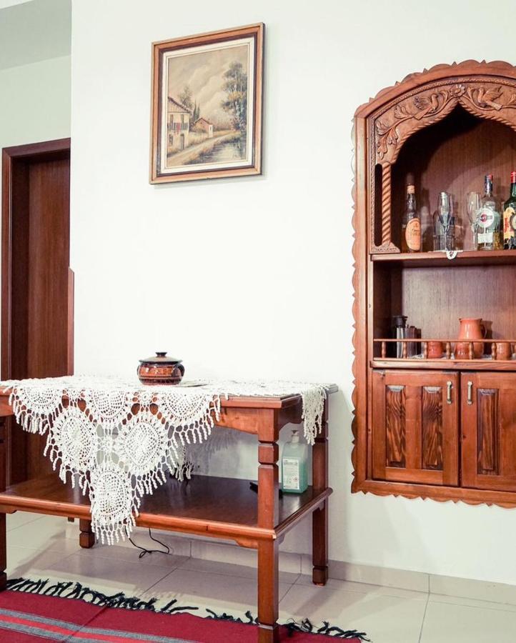 Cico Hostel &Private Room Gjirokastër 외부 사진