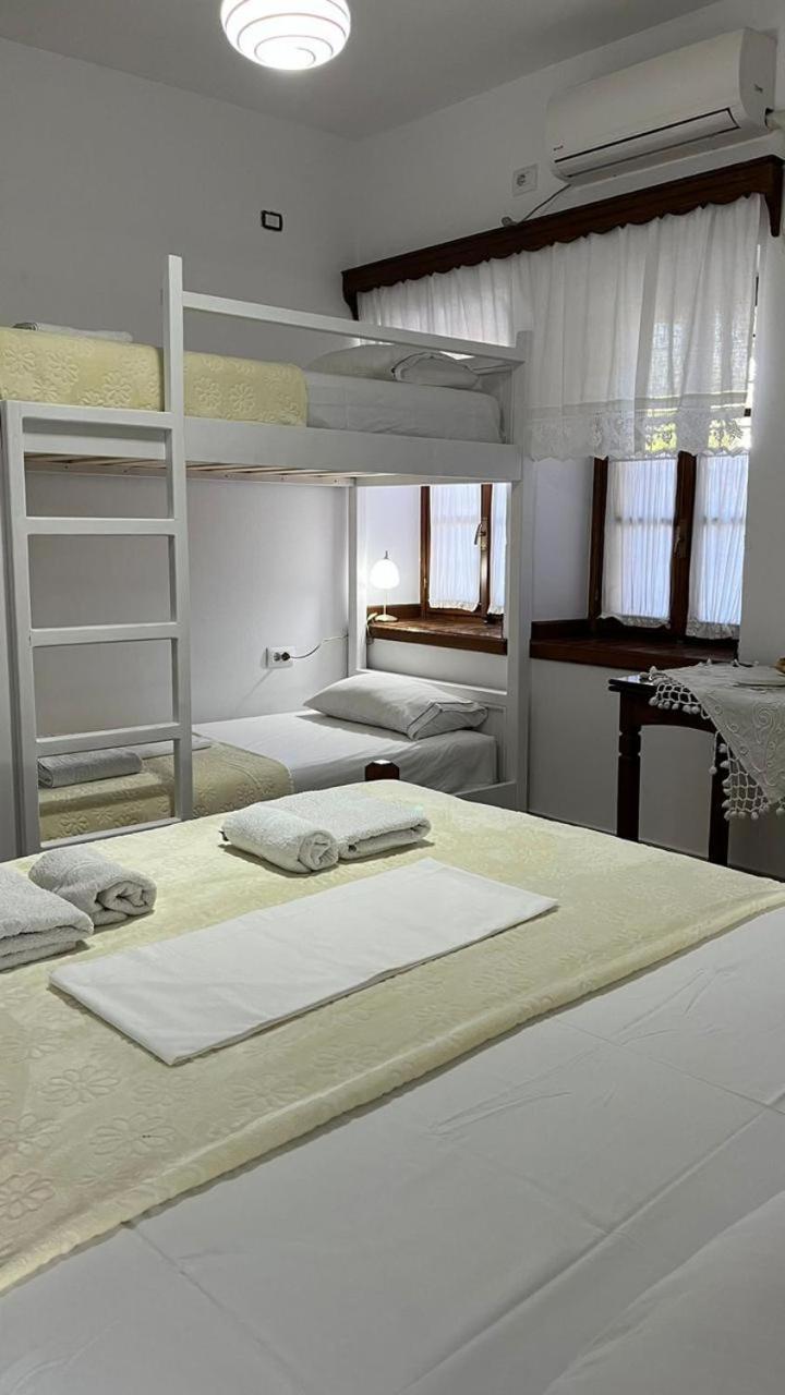 Cico Hostel &Private Room Gjirokastër 외부 사진