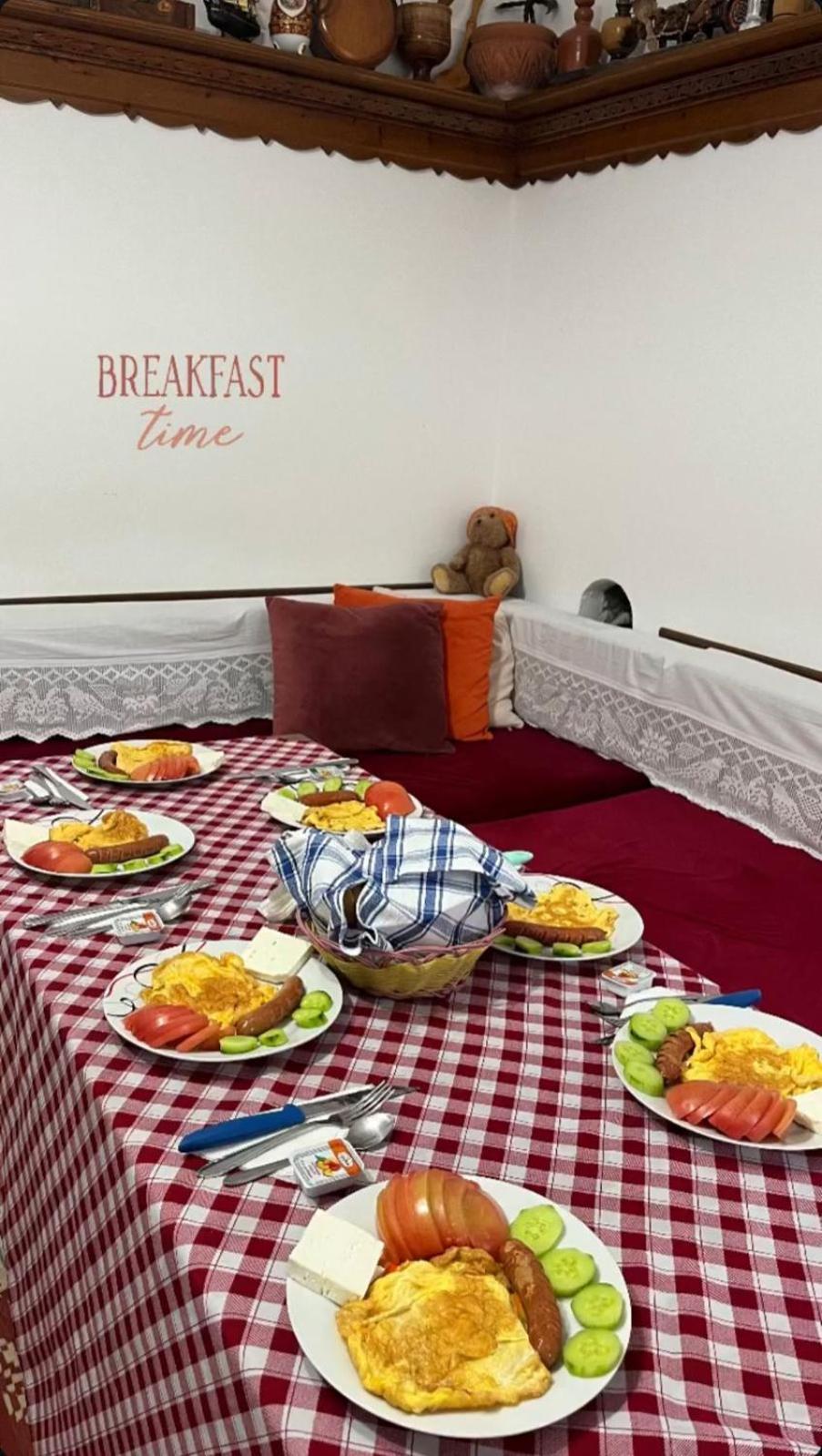 Cico Hostel &Private Room Gjirokastër 외부 사진