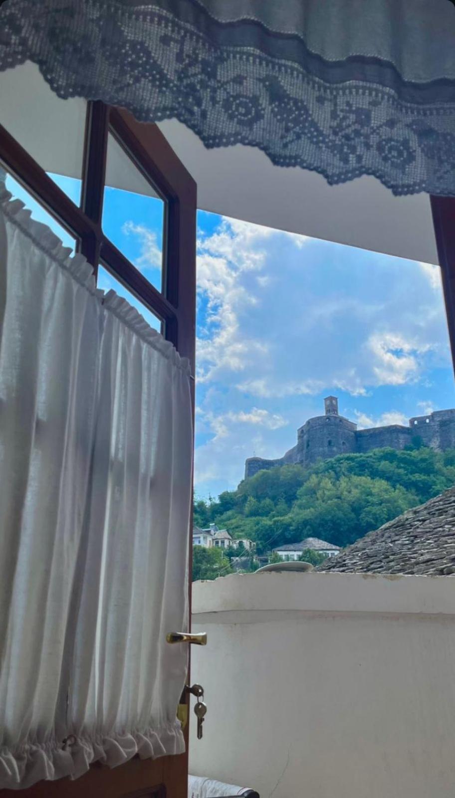 Cico Hostel &Private Room Gjirokastër 외부 사진