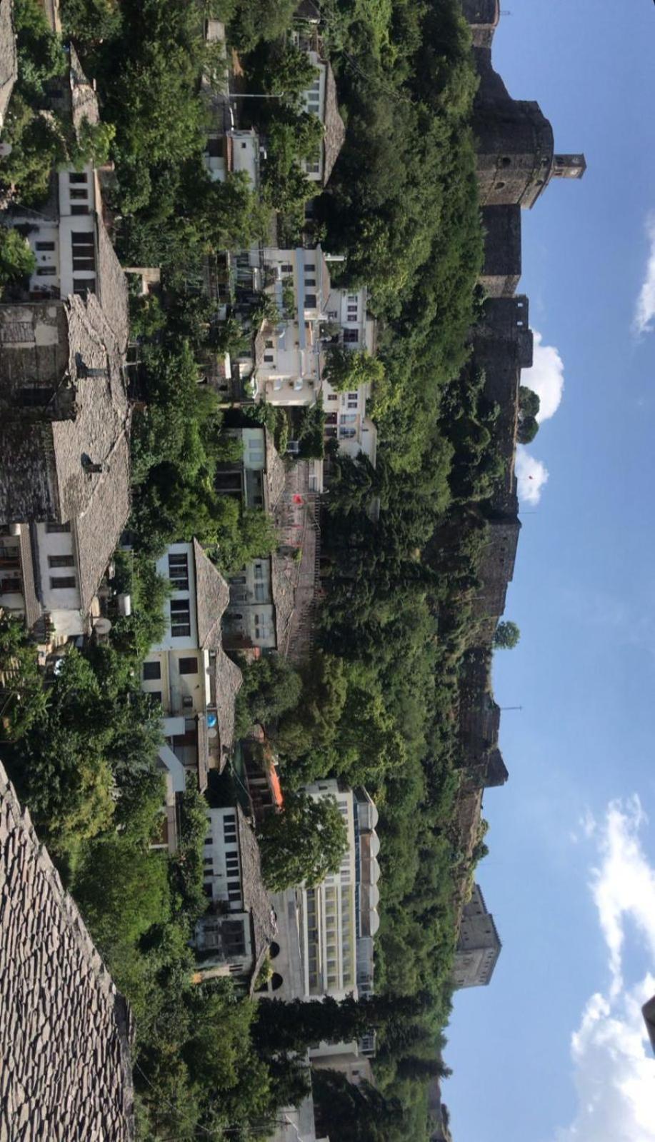 Cico Hostel &Private Room Gjirokastër 외부 사진